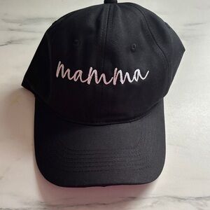 Black 'mamma' Embroidered Cap